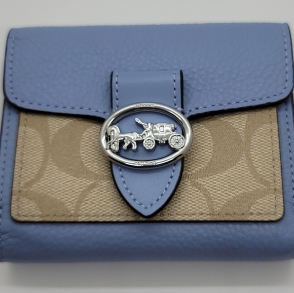 Welcome To My Closet - Picture 5 of 5